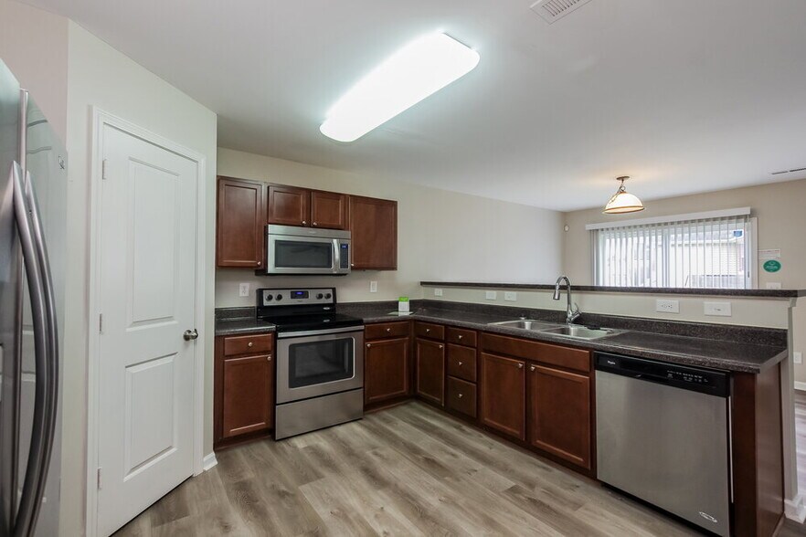 Building Photo - 3636 Ernie Dr
