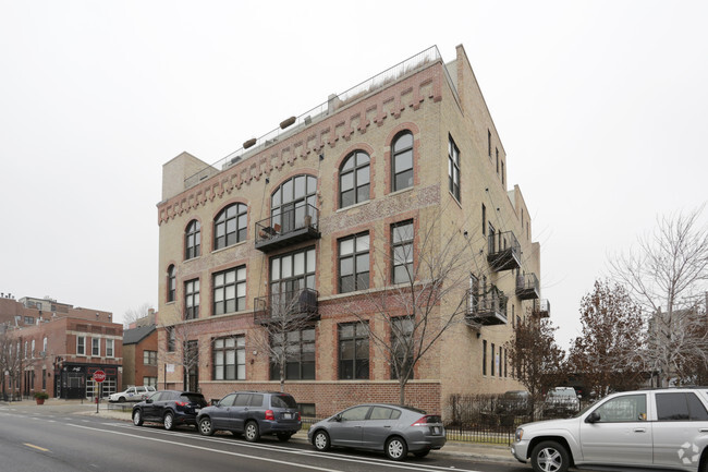 Primary Photo - Hubbard Street Lofts