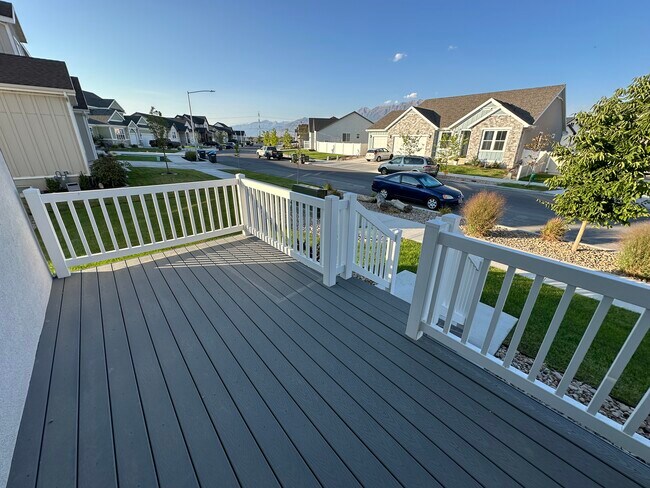 Building Photo - 1429 3500 W