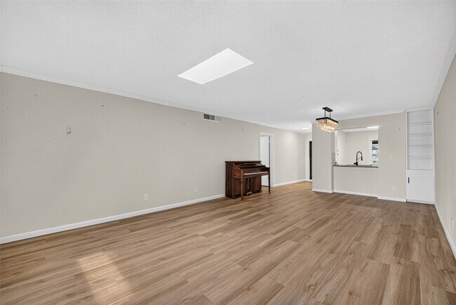 Building Photo - 6547 Bayou Glen Rd