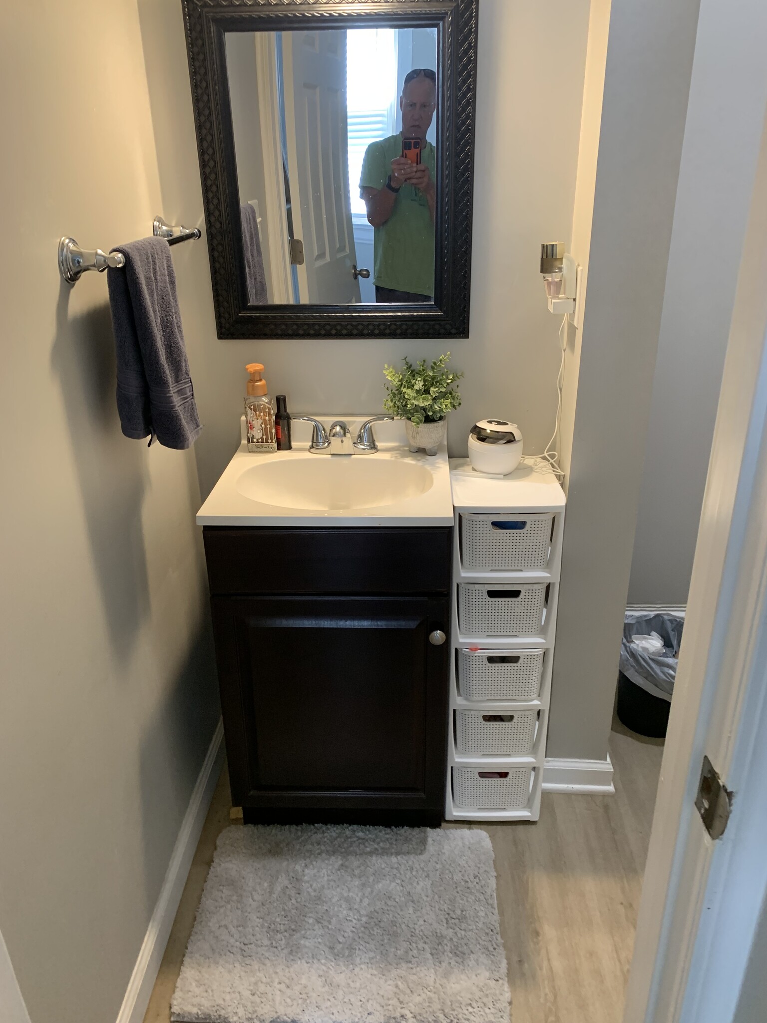 Half bathroom - 3607 Newton Ave