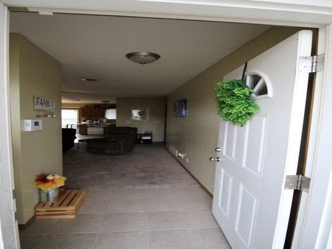 Building Photo - Italian Estates Property Management