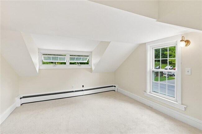 Building Photo - 37 Ryefield Rd