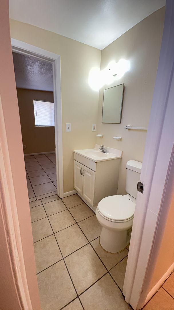 Building Photo - 3 Bedroom 1.5 Bathroom Home For Rent -Corner lot / Fenced