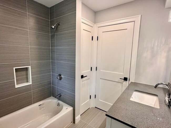 Building Photo - 71 Bolivar St