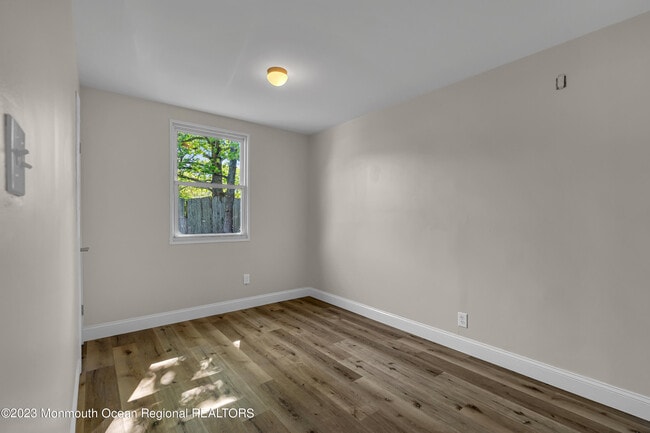 Building Photo - 218 Falcon Dr