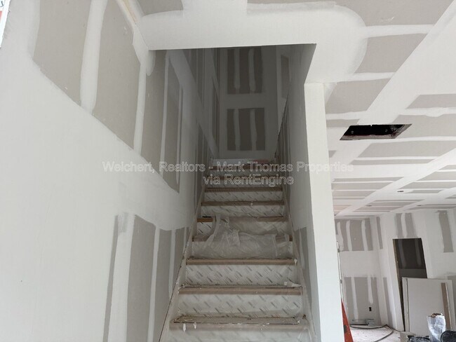 Building Photo - 1203 Fern St