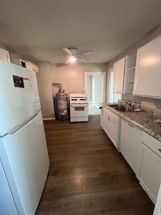 Building Photo - 2 bedroom Carytown Cottage