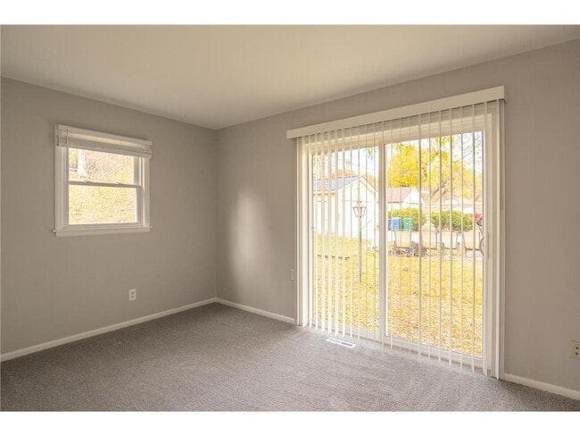 Building Photo - 6418 Knoll St