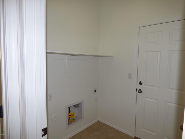Building Photo - 13004 N Lea Maw Dr