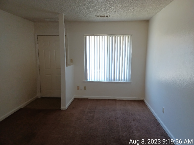 Building Photo - 204 W Dakota Ave