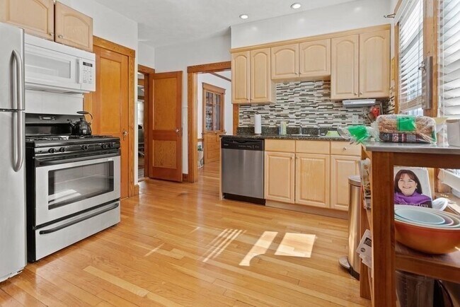 Building Photo - 189 Savin Hill Ave