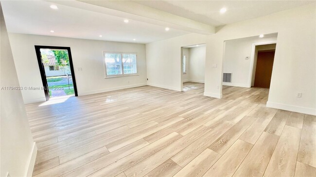 Building Photo - 5785 SW 54th Terrace