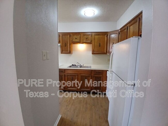 Building Photo - 5001 Middlecoff Cir