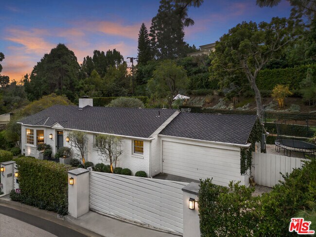 Building Photo - 163 Acari Dr