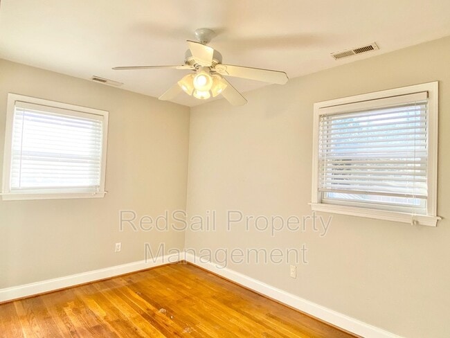Building Photo - 617 Nottingham Dr