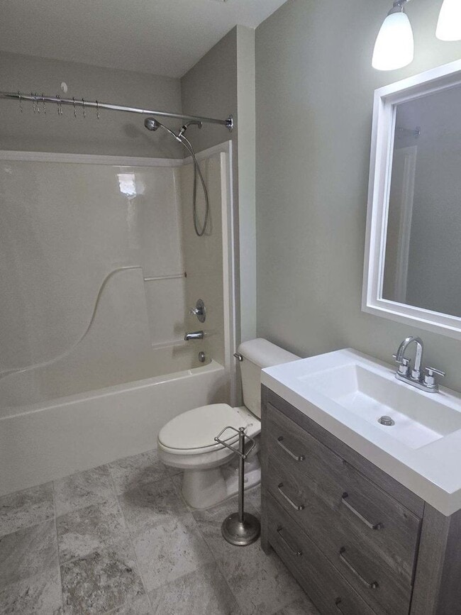 Building Photo - 3 BEDROOM 3 BATHROOM CONDO IN BELLEVILLE A...