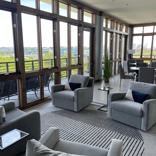 Building Photo - 200 Manufacturers Rd Unit. 701