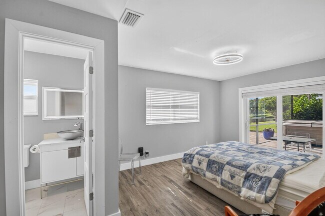 Building Photo - 14624 Country Side Ln