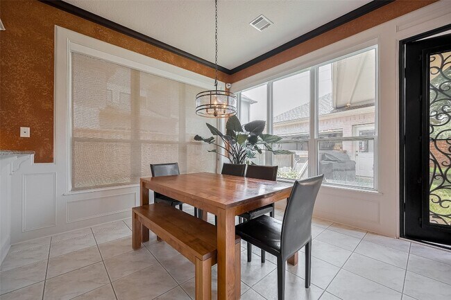 Building Photo - 11826 Legend Manor Dr