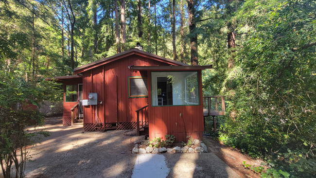 Primary Photo - Cozy Cottage with Deck and Redwood and Riv...