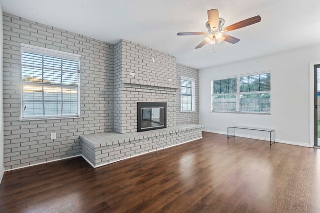 Building Photo - 353 Shirley Ave