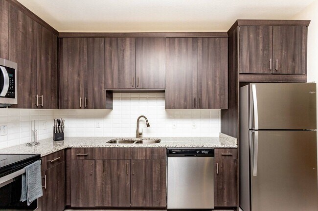 Building Photo - 2770 Mystic Pointe Pkwy