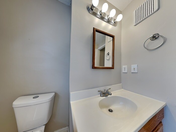 Building Photo - 7315 Connan Ln