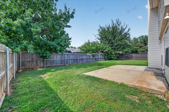 Building Photo - 333 Stately Oak Ln
