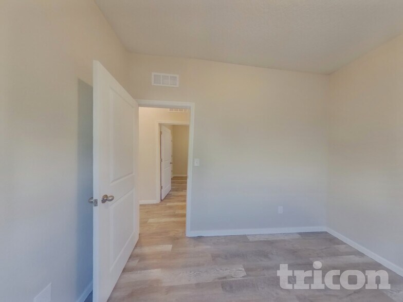 Building Photo - 1073 Cades Cv Wy