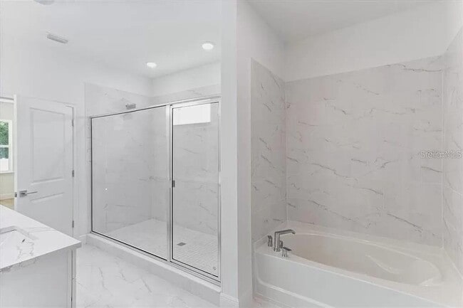 Building Photo - 2717 Alamo Dr