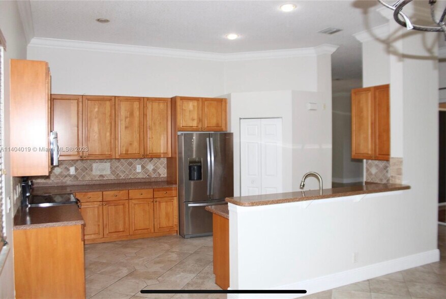 Building Photo - 1342 Crossbill Court