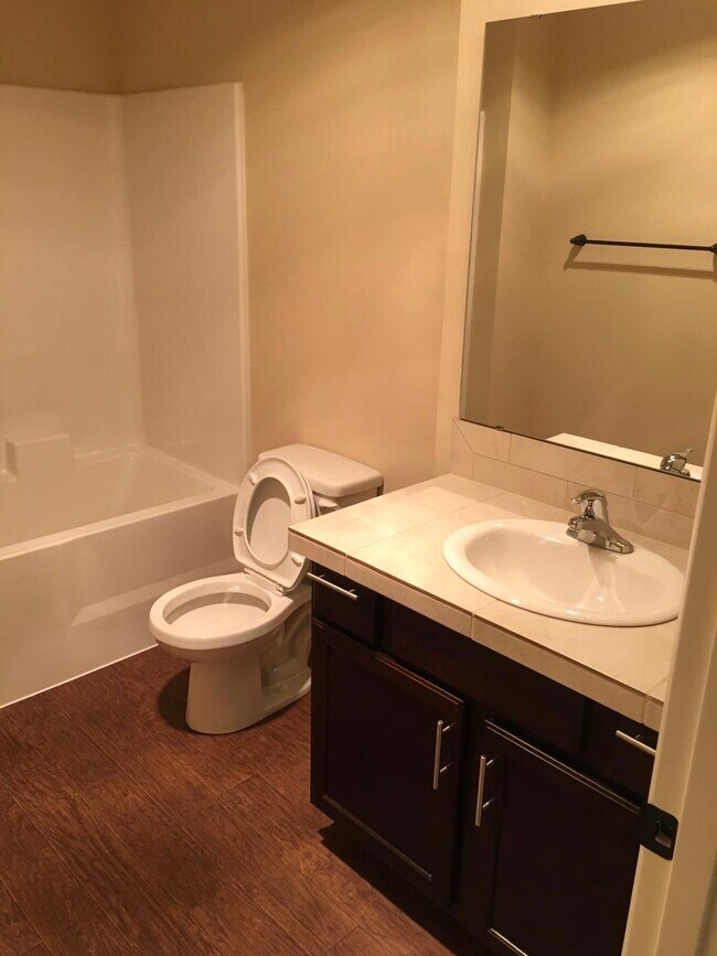 Building Photo - 197 Cloverdale Rd