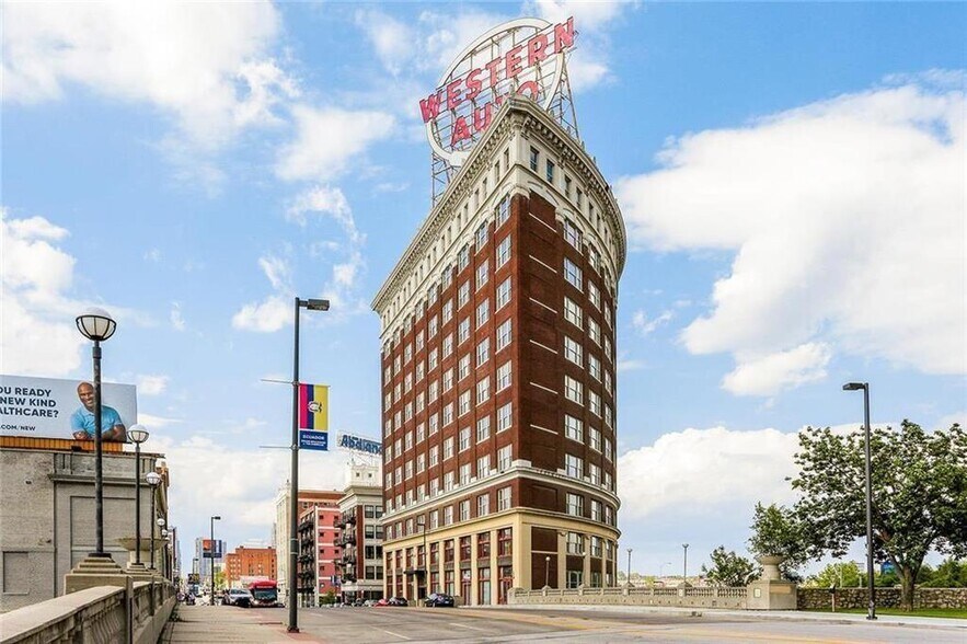 Building Photo - 2107 Grand Blvd