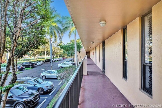 Building Photo - 6114 Coral Lake Dr