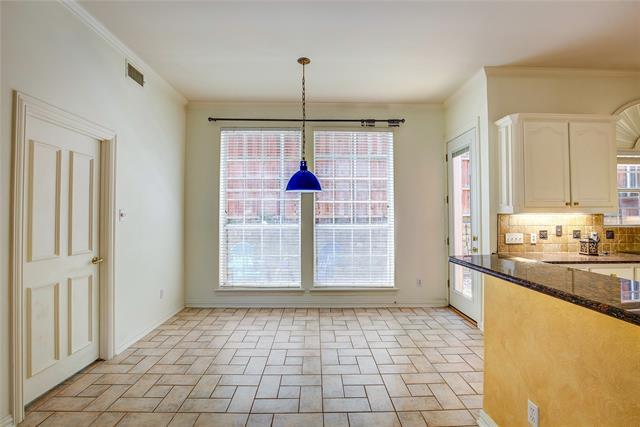Building Photo - 124 Dickens Dr