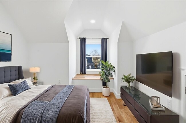 Building Photo - 438 Talbot Ave