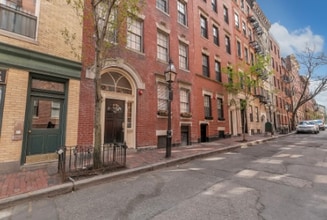 Building Photo - 60 Myrtle St