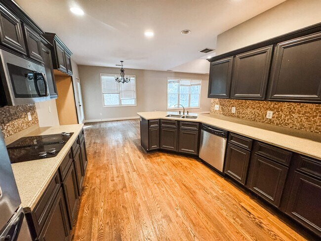 Building Photo - 4776 White Pass Dr