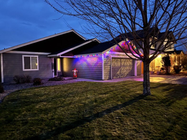 Building Photo - 3042 SW Indian Pl