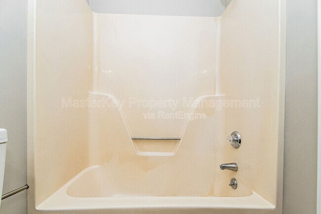 Building Photo - 505 Oak Run Dr