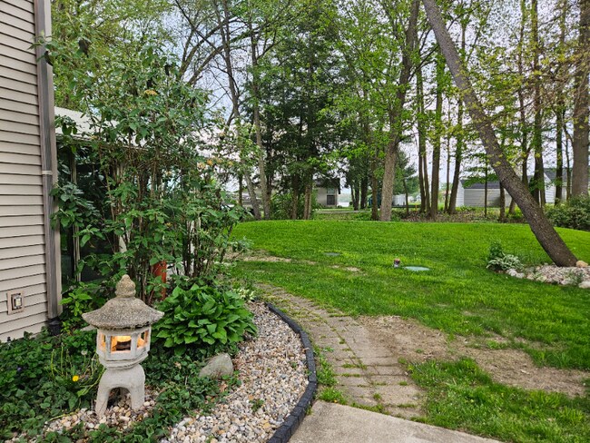 Building Photo - 11044 River Oaks Ln E