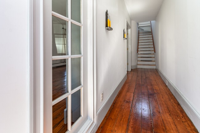 Building Photo - 34 Buttonwood St