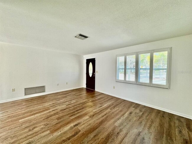 Building Photo - 1145 Stewart Dr