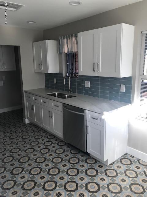 Building Photo - 1914 W Holly St