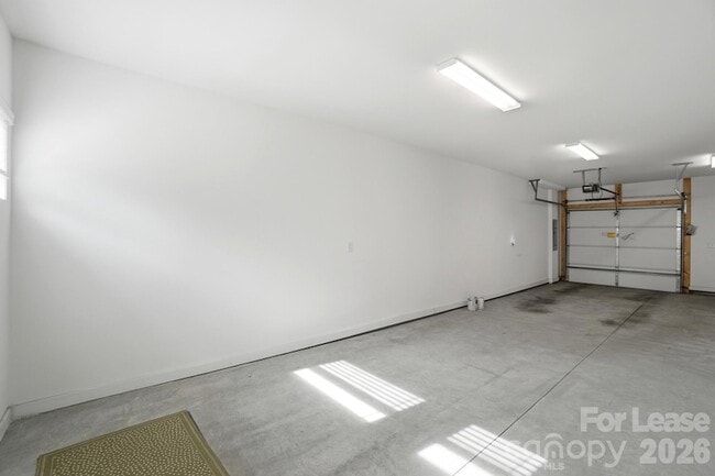 Building Photo - 523 Sedgefield Park Dr