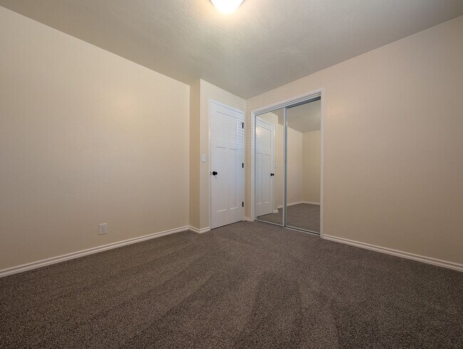 Building Photo - Wonderful 4-Bedroom, 2-Bath Home With Soli...
