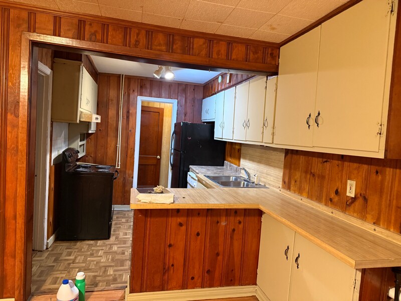 Building Photo - 3922 S Rossiland Cir