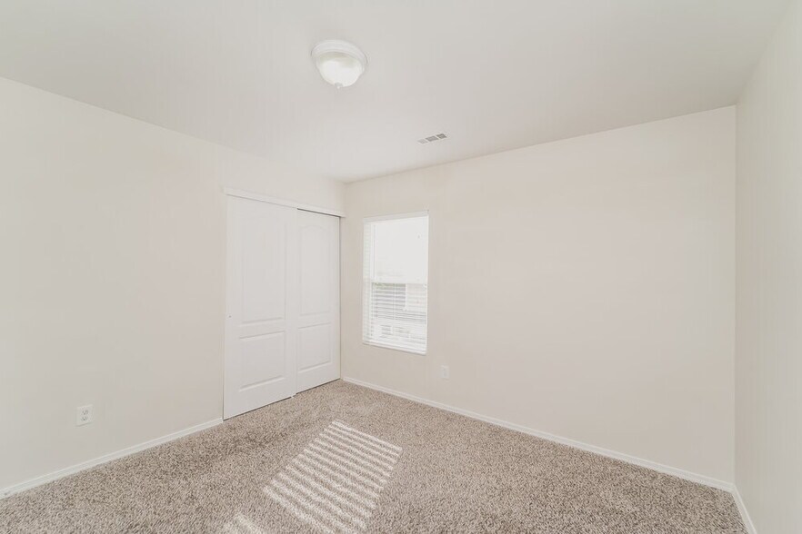 Building Photo - 6619 Ruth Ferrell Ct