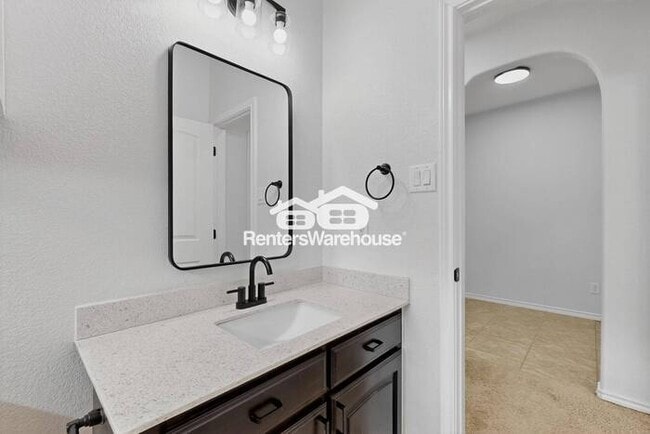 Building Photo - MOVE IN READY - 3BED/2BATH - HASLET, TEXAS
